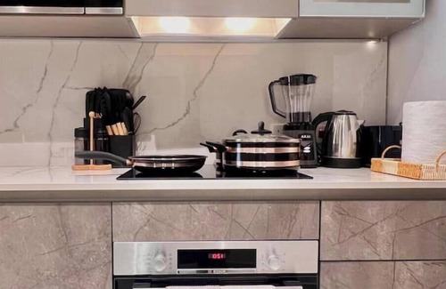 Kweiman Appartement | Stylish Studio w/Fast WiFi 7mins from Airport