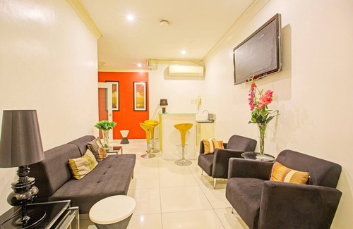 Pio del Pilar Maison | Stylish Superior Suite Stay – Townhouse VIP Suite