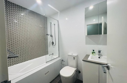 Burwood Appartement | Stylish Two Bedroom Apartment Burwood Sydney close to everything, Free parking