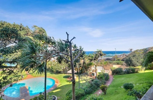 Selection Beach Appartement | Stylish Umdloti beach flat, pool & sea views