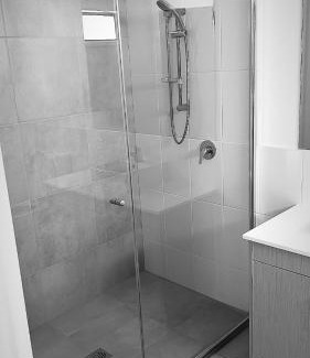 Redbank Plains Maison | Stylish Urban Escape 4 minutes walk to the mall