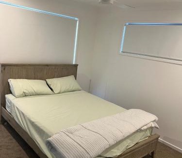 Redbank Plains Maison | Stylish Urban Escape 4 minutes walk to the mall