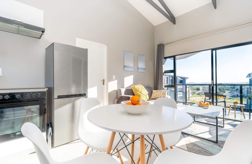 Mykonos Appartement | Stylish Urban Stay | Balcony | Lagoon View