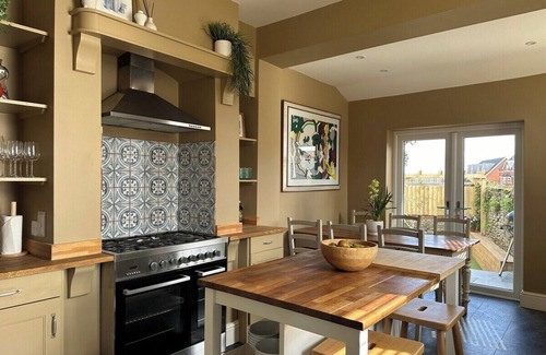 Frome Maison | Stylish Victorian Home - Central Frome - Sleeps 8
