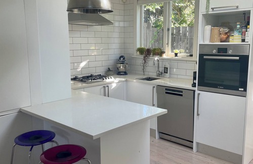 Grey Lynn Maison | Stylish Villa. Walking distance to Eden Park, Ponsonby & Grey Lynn Shops