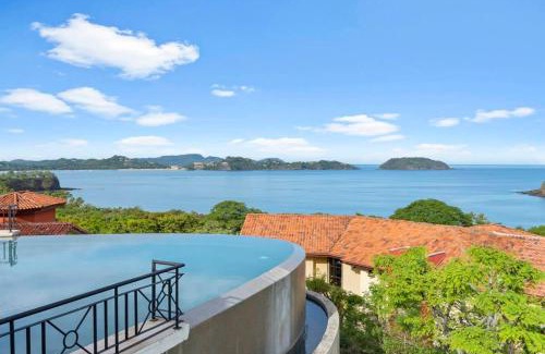 Potrero Maison | Stylish Villa with Brand-New Furniture, Panoramic Ocean Views, and Infinity Swimming Pool & Hot Tub