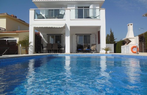 Pissouri Villa | Villa de luxe avec piscine privée dans le village de Pissouri