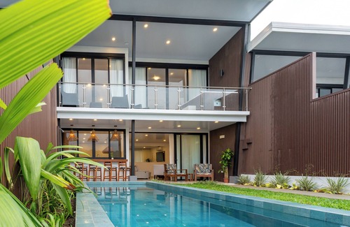 Barrio Pilo Villa | Brand new private Villa, spectacular views, pool, jacuzzi, sun deck, BBQ, WiFi