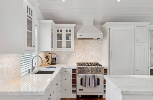 Ogunquit Maison | Stylish Waterfront Hideaway for 4 | Stunning Views | Walk to Beach & Town