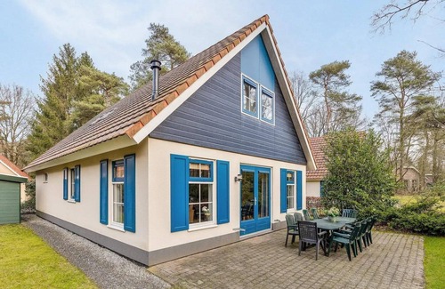 Hooghalen Maison | Stylish wellness bungalow with whirlpool, sauna and sunshower.