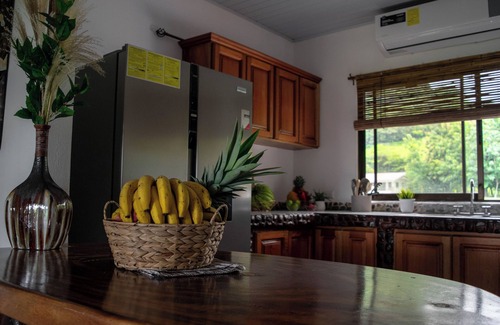 Savegre Maison | Stylish with Beach Access - Hot TUB & Table Tennis