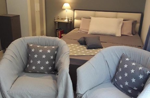 Nea Erithraia Chalet De Ski | Stylish Wooden Chalet suburbs Athens