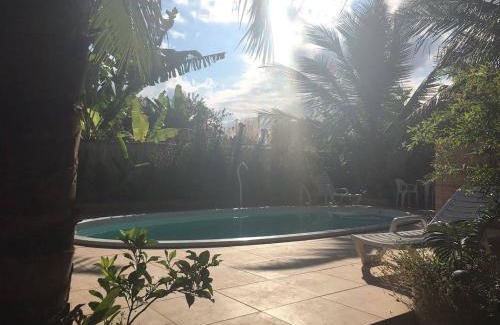 Bairro da Enseada Maison | Suíte 5 com piscina e wi-fi em Caraguatatuba