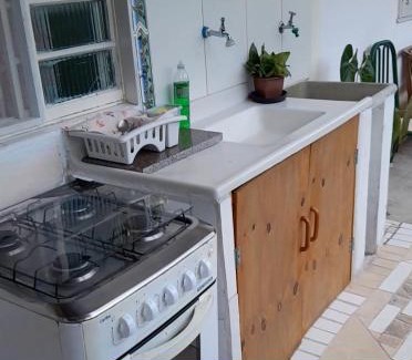 Praia da Enseada Appartement | Suíte externa com entrada independente
