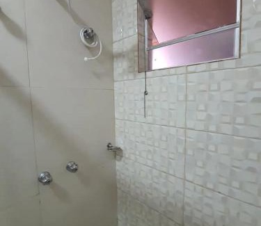 Nossa Senhora de Fatima Maison | Suíte para 5 Pessoas com Ar e Próxima ao Centro