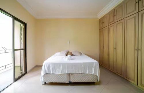 Liberdade Maison | Suíte privativa 5 minutos metrô com Piscina e churrasqueira