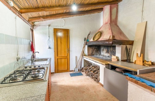Tertenia Appartement | Su Castangiu2, premier étage d'une villa avec piscine et terrain de football à 5