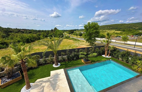 Montarnaud Villa | Sublime architect-designed villa not overlooked