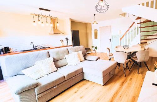 Sainte-Clotilde Appartement | Sublime Duplex - 2 Chambres - Terrasse Privée - Emplacement Idéal