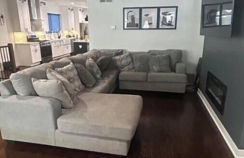 East Beverly Maison | Suburban Feel with a City Vibe