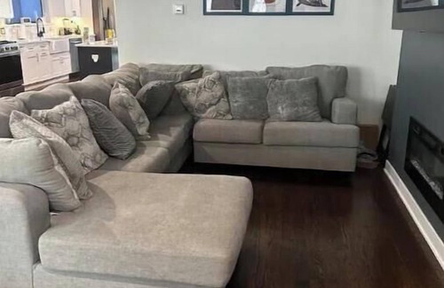 East Beverly Maison | Suburban Feel with a City Vibe