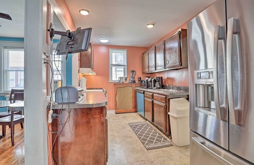 Lansdowne Maison | Suburban Home w/ Backyard Patio < 7 Miles to Dtwn!