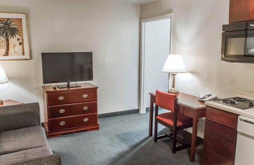 Tallahassee Hôtel | Suburban Studios Tallahassee near University