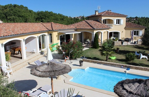 Saint-Etienne-de-Fontbellon Villa | SUD ARD VILLA LUXUEUSE PISCINE et SPA PRIVES wifi Fibre