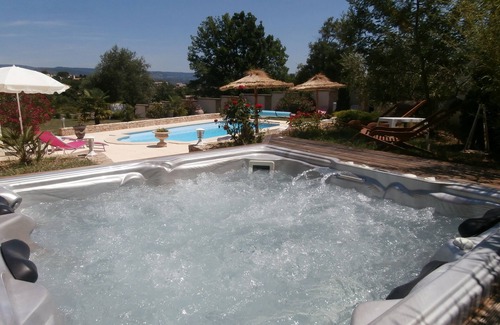 Saint-Etienne-de-Fontbellon Villa | SUD ARD VILLA LUXUEUSE PISCINE et SPA PRIVES wifi Fibre