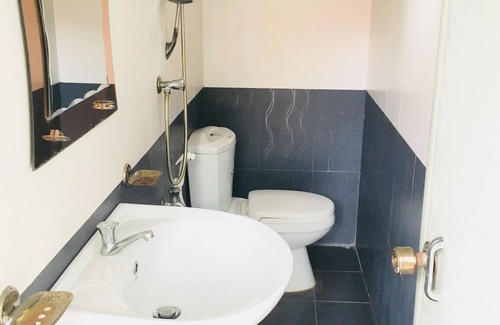 New Town Lit Et Petit-Déjeuner | Sudu Neluma Home Stay