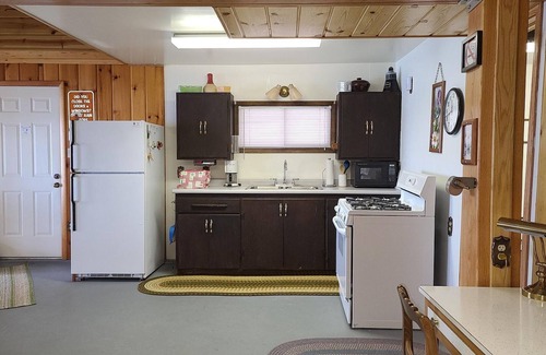 Sault Ste. Marie Cabine | Sugar Island, Michigan: Waterfront cabin with beautiful sunsets and beach.