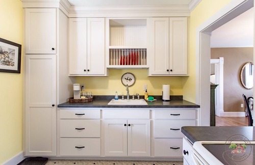 New Glarus Appartement | Sugar River Suite - Your Sweet Escape in the Heart of it All!