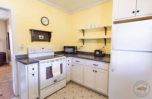 New Glarus Appartement | Sugar River Suite - Your Sweet Escape in the Heart of it All!
