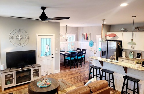 Minnesott Beach Cottage | Sugar Shack - Rustic charm meets modern amenities!