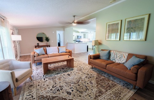 Farmers Maison | Sugarloaf Mountain EscapenSecluded 3 bedroom, 5 acres, ATV, RV and boat storage.