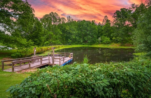 Farmers Maison | Sugarloaf Mountain EscapenSecluded 3 bedroom, 5 acres, ATV, RV and boat storage.