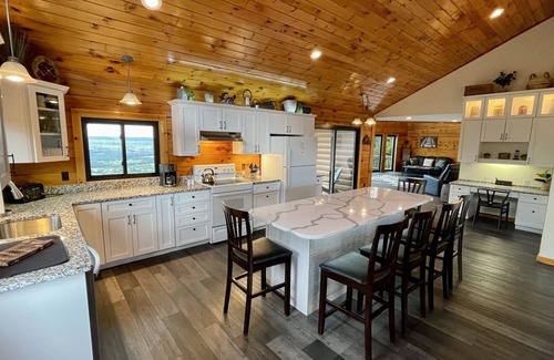 Sybertsville Chalet De Ski | Sugarloaf Summit - Breathtaking views of the valley below. Ski, Knoebels & more