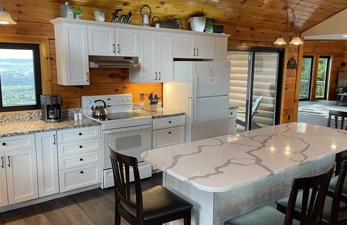 Sybertsville Chalet De Ski | Sugarloaf Summit - Breathtaking views of the valley below. Ski, Knoebels & more