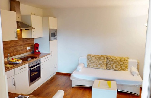 Bad Aibling Appartement | Suite 4 on the 1st floor, 1.5 room apartment with south-facing balcony