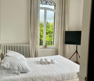 Charleville-Mezieres Appartement | Suite Arche - Maison les Arcades au pied de la Gare de Charleville-Mézières