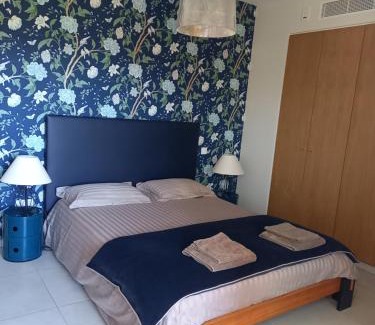 Le Ricanto Lit Et Petit-Déjeuner | Suite avec 2 chambres d'hôtes pour 1 à 4 personnes avec vue mer, terrasse, parking privé, proche port et aéroport, petit déjeuner inclus