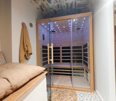 Etoile-sur-Rhone Appartement | Suite avec jacuzzi et sauna