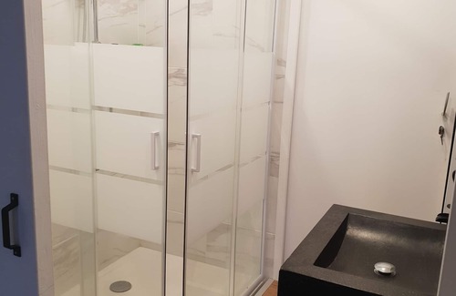 Clisson Lit Et Petit-Déjeuner | Suite avec jacuzzi et sauna privatifs à Clisson