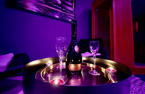 Evreux Hôtel | Suite avec Jacuzzi et Sauna Privée