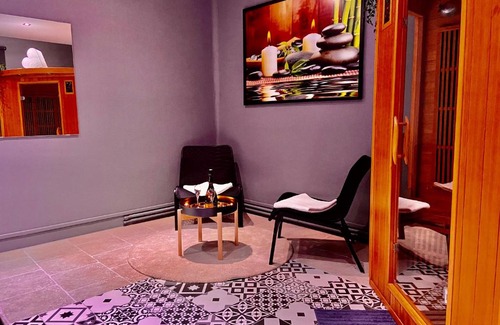 Evreux Hôtel | Suite avec Jacuzzi et Sauna Privée