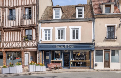 Nogent-le-Roi Appartement | Suite Brut Nature avec terrasse privative