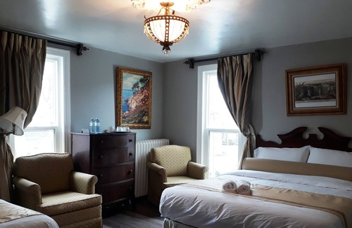 Niagara Falls Maison | NIAGARA BLUES SUITE C