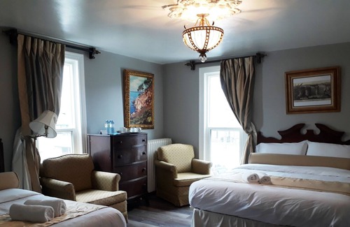 Niagara Falls Maison | NIAGARA BLUES SUITE C