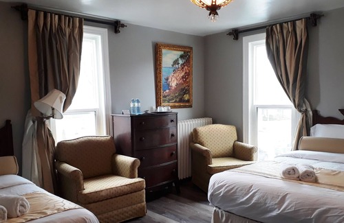 Niagara Falls Maison | NIAGARA BLUES SUITE C