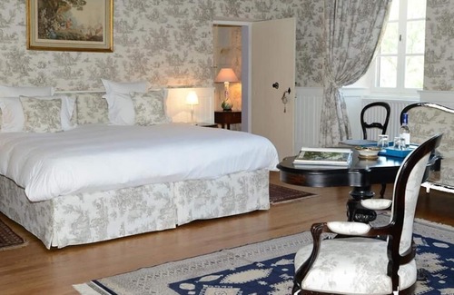 Saint Palais Maison | Suite communicante sdb avec vue sur Jardin à Chambres d'Hôtes La Sauvageonne